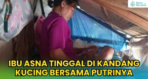 Ibu Asna Tinggal Di Kandang Kucing